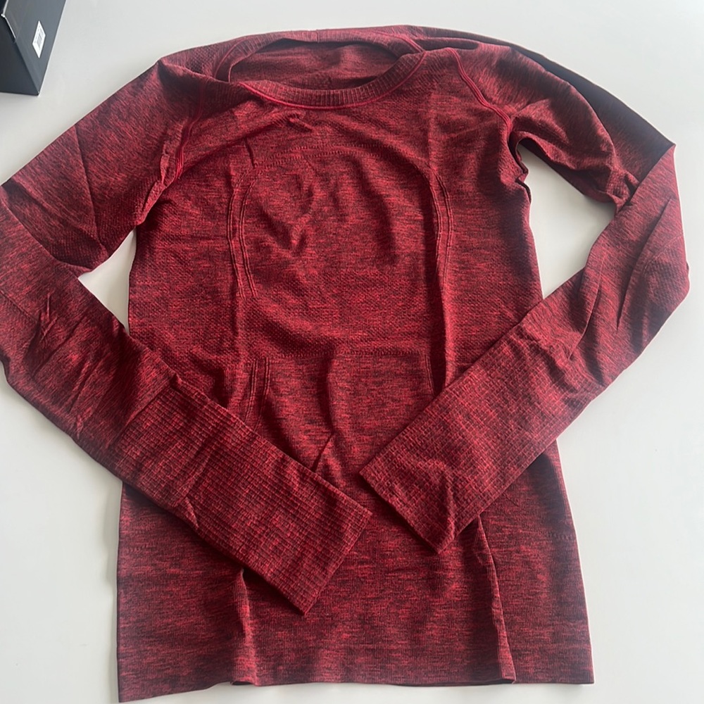 Lulu lemon, swiftly tech long sleeve, great condition